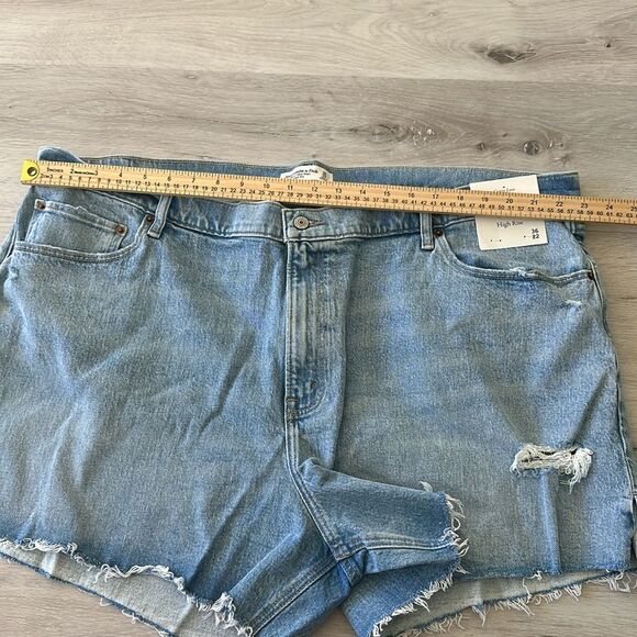Abercrombie & Fitch Curve Love 4” Mom Short High Rise Light 36/22 NWT IN PKG - Picture 4 of 7